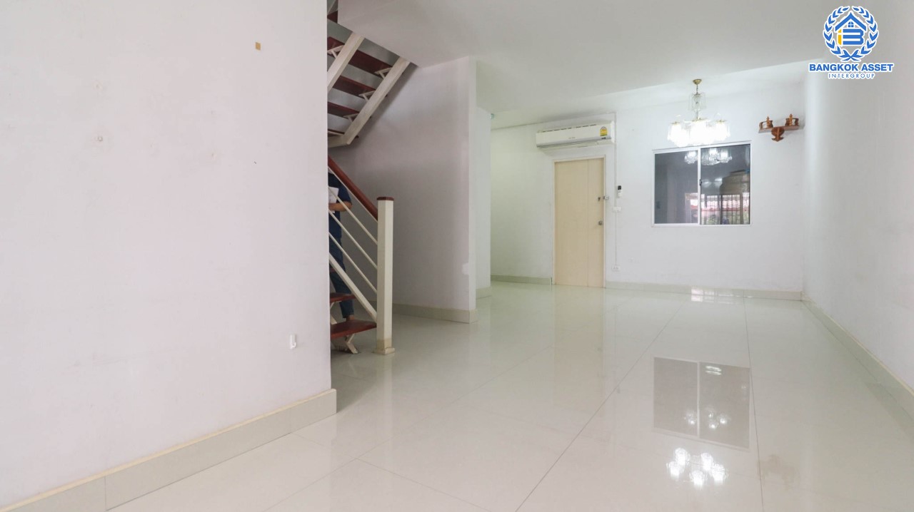 ทาวน์เฮ้าส์มือสองย่านนทบุรี ม.พฤกษา 45 บางใหญ่-กาญจนาภิเษก เนื้อที่ 16 ตร.ว. ฟังก์ชัน 3 ห้องนอน 2 ห้องน้ำ บ้านสวย พร้อมอยู่ บนทำเลที่เดินทางสะดวก ใกล้รถไฟฟ้าสายสีม่วง "สถานีคลองบางไผ่" และเซ็นทรัลเวสต์เกต...